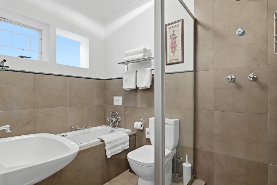 5 Bedroom Property for Sale in Constantia Western Cape
